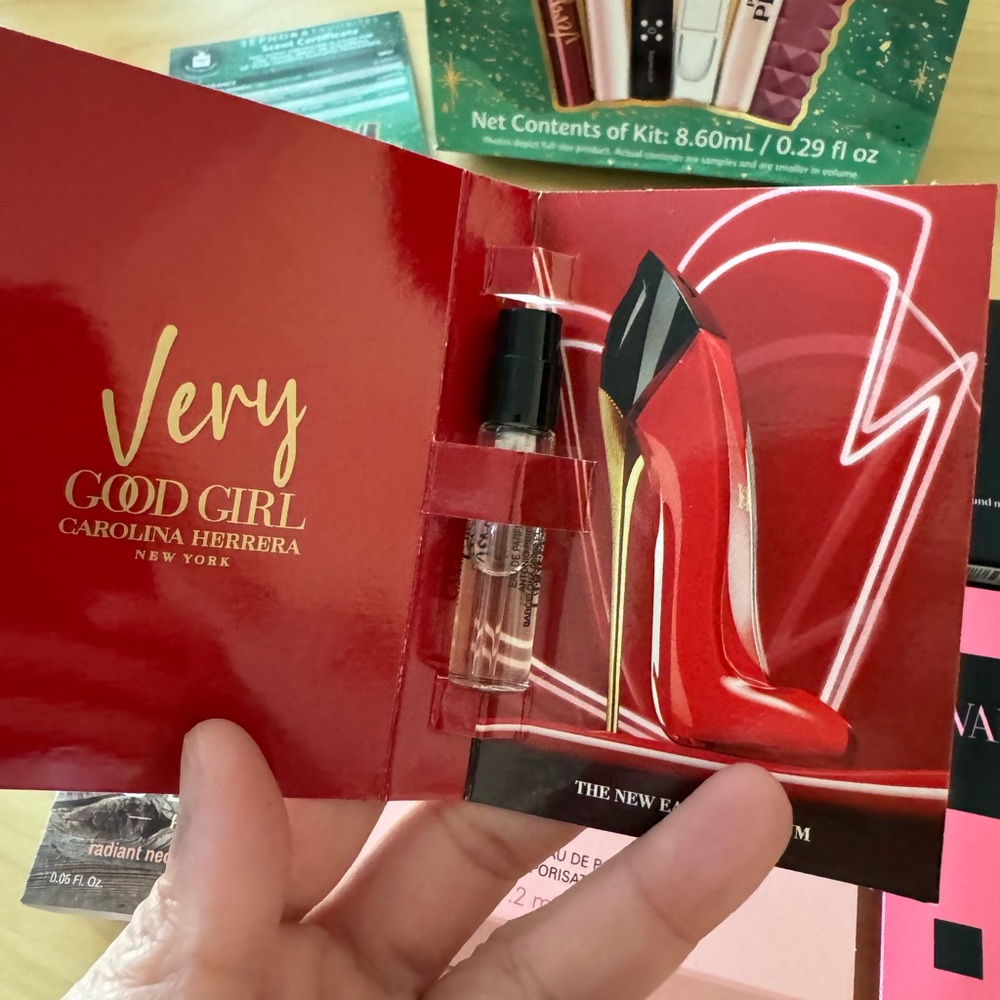 Perfume Sampler - Picture 2 of 3